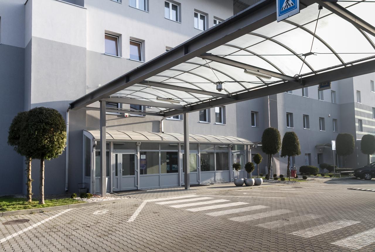 Dom Sportowca Blonie - Mosir Hotel Sanok Exterior foto